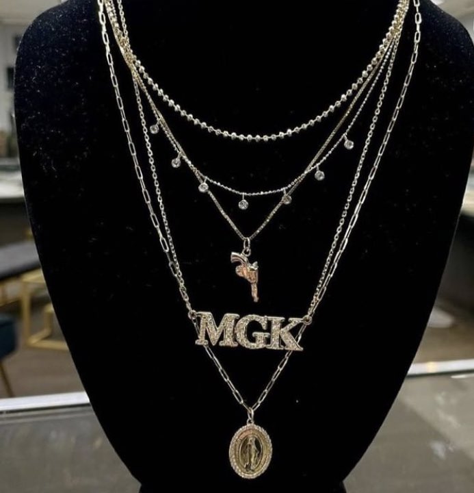 ticketstocolson's tweet photo. The power Megan Fox will hold in her custom Machine Gun Kelly necklaces tho 🥵 https://t.co/xt1RpJTcDD