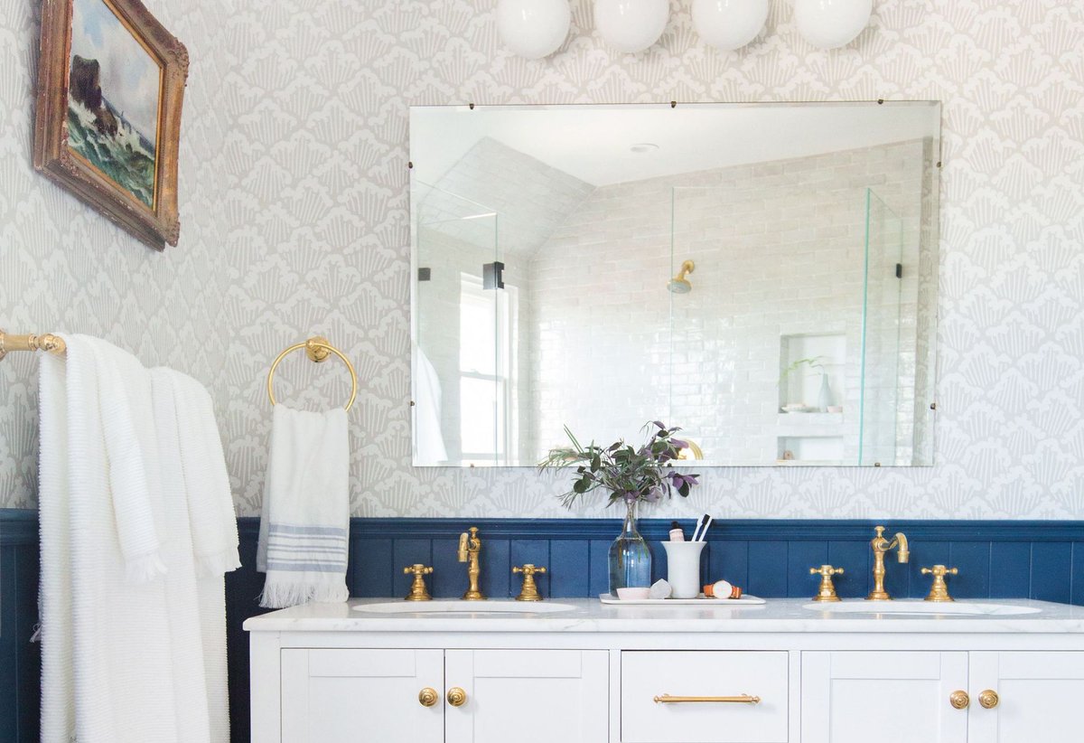RealEstateLev's tweet photo. Your bathroom may not be the most obvious space to experiment with new trends. However, the (usually) small square footage makes it a doable update anyone can take on. https://t.co/3UVJsvERL0 https://t.co/L1CJSHfcwH
