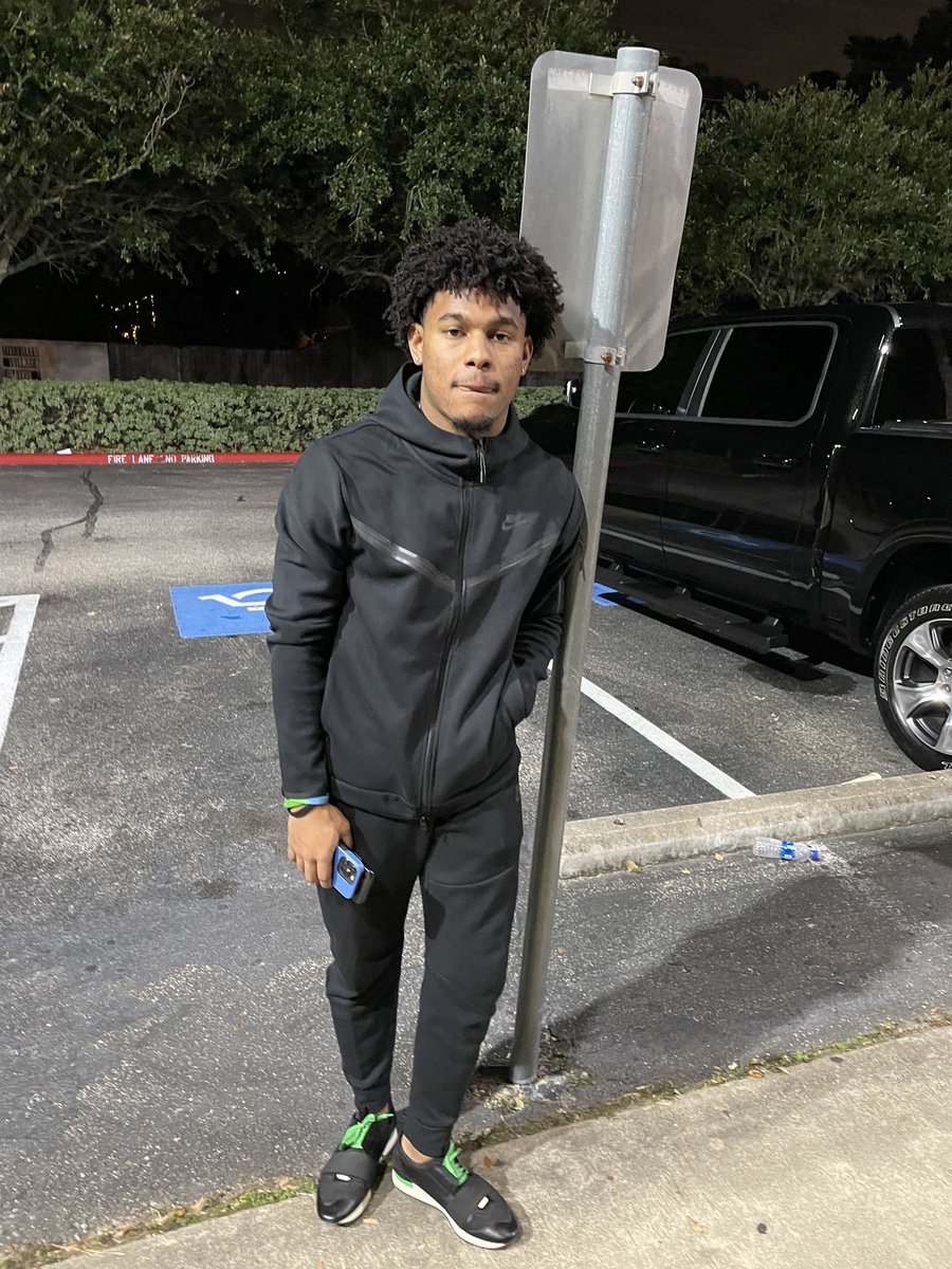 JJones5x's tweet photo. the comeback kid , but really i ain’t neva leave https://t.co/ou5iQZ2cL0