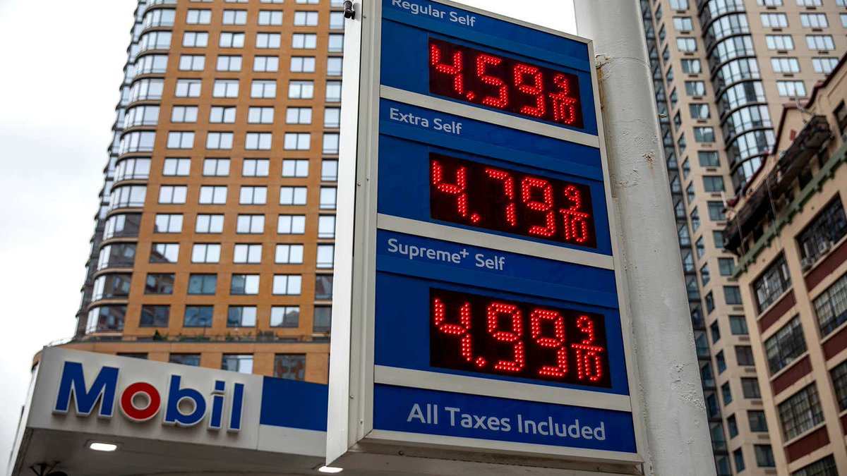 TheOnion's tweet photo. The Onion Explains Inflation https://t.co/2irKoPvj1j https://t.co/dVDZ1HuEaF
