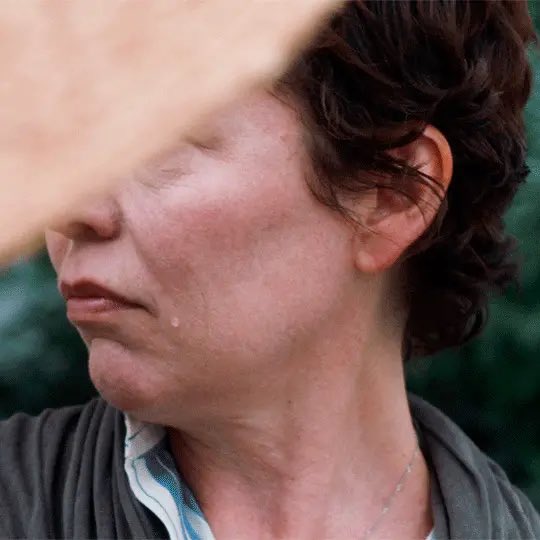 lesandersonn's tweet photo. The Lost Daughter (2021) 🍊#MaggieGyllenhaal https://t.co/RyexC838B1