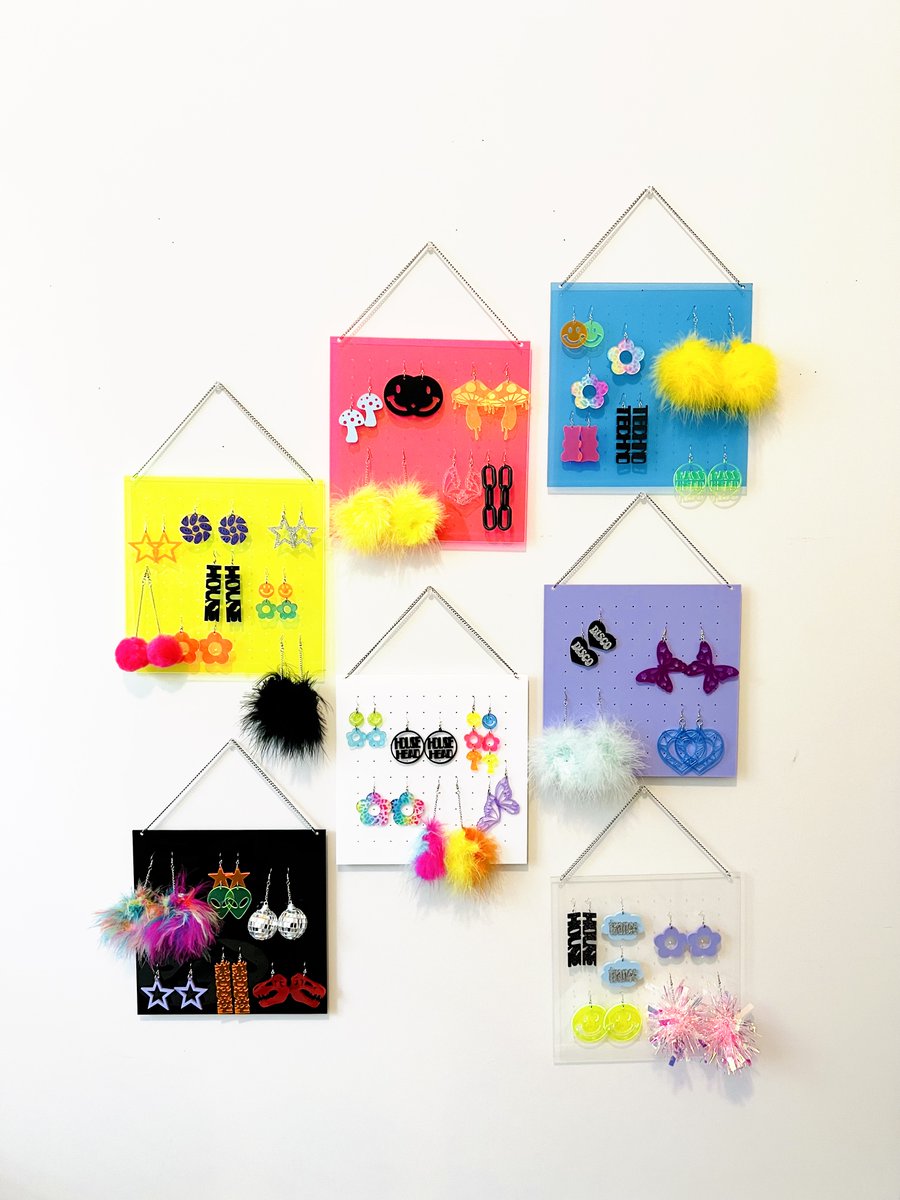 Head to insta to enter the giveaway for an Earring Display in your color choice! Pre-Order opens tomorrow at 2pm est!💕