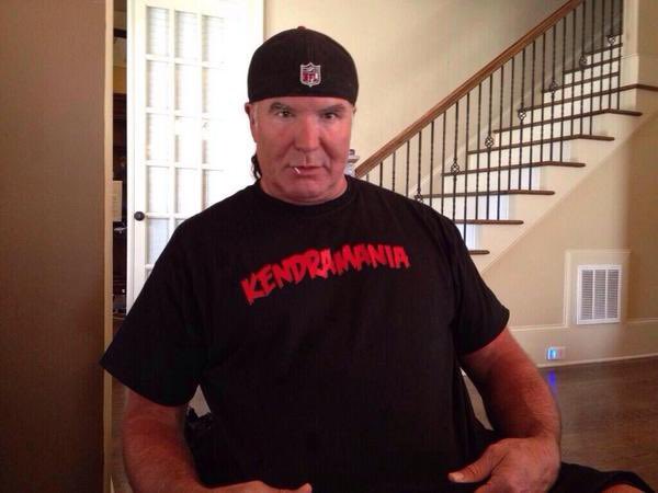 So i am gonna bring back the #KendraMania shirt 🙌🏻  the bad guy liked it. https://t.co/0k354jIKM7