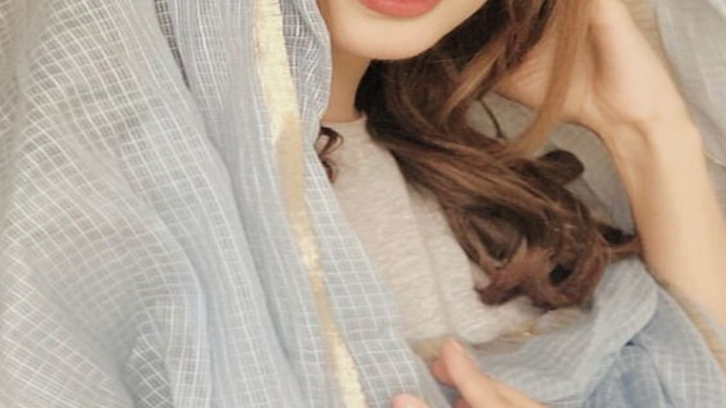 خلـــوص اور اچھائی صرف الفاظ میں نہیں اپنی نیــت اور فطـرت میں بھی پیــدا کریں تاکہ آپ لوگوں کے عیـــب نہیں ان کی خوبــــیاں دیکـــــھ پائیں

#صباح النور🌹
💞فالو بیک گرنٹیڈ💞