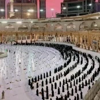 Ami_ki_Tweets's tweet photo. Aye Allah !! Wo Ghari Mere Naseeb Mai Bhi Likh De 
Jis ghari mai Jummah tery ghar  pr ada ho..🕋♥️Aameen 😭♥️ #JummaMubarak https://t.co/vS9OYdJSZM