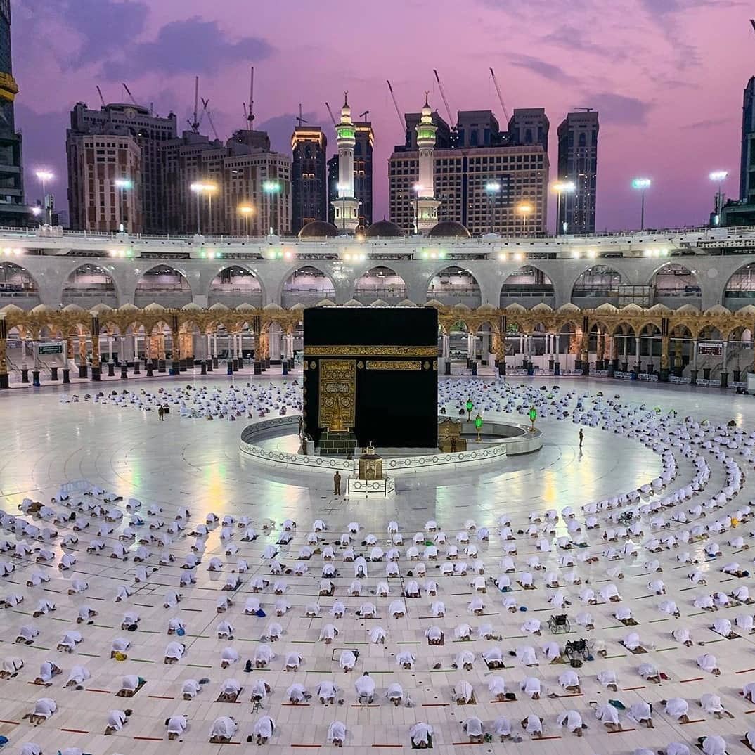 Ami_ki_Tweets's tweet photo. Aye Allah !! Wo Ghari Mere Naseeb Mai Bhi Likh De 
Jis ghari mai Jummah tery ghar  pr ada ho..🕋♥️Aameen 😭♥️ #JummaMubarak https://t.co/vS9OYdJSZM