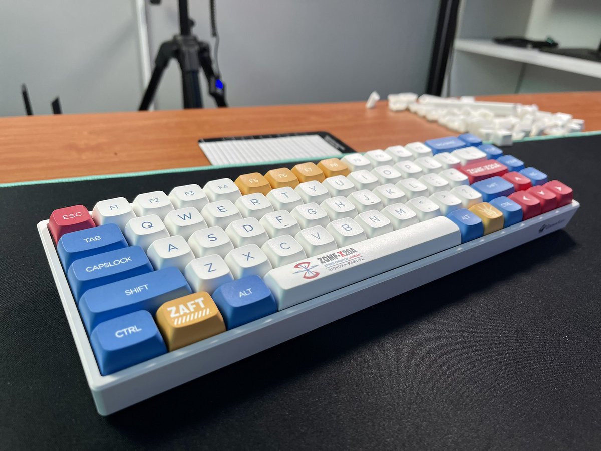 BossLucio1's tweet photo. Gamakay MK68 Full Mods + Gundam Keycaps 🥰🥰
#Keyboard #gamingcommunity #gaming #mods #keyboardaddicts #keycaps #bosslucio #TwitterSpaces https://t.co/ST3xAcjdCm