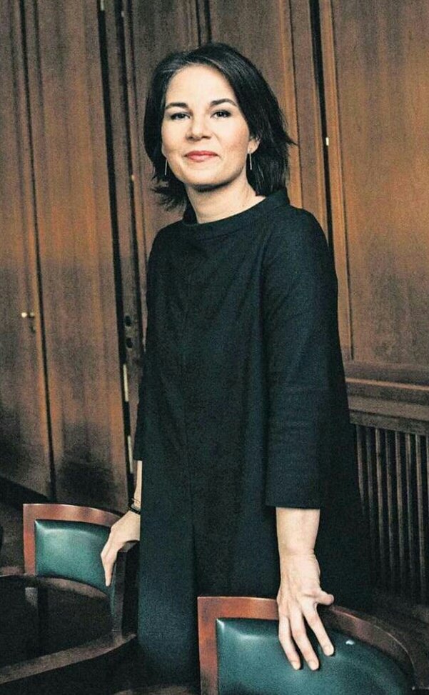 AlBerzins's tweet photo. #AnnaLenaBaerbock
#Chanceller in Waiting https://t.co/rhAY01Aue8