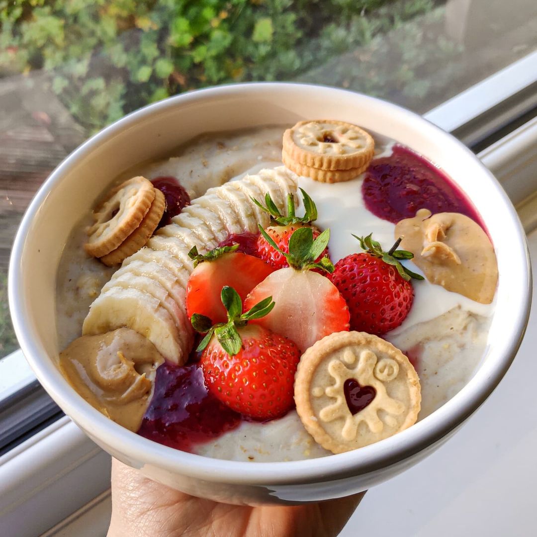 If your breakfast during #Veganuary doesn’t look like this, you’re doing it wrong. 😏 #JammieDodgers
📷: @lottemonique