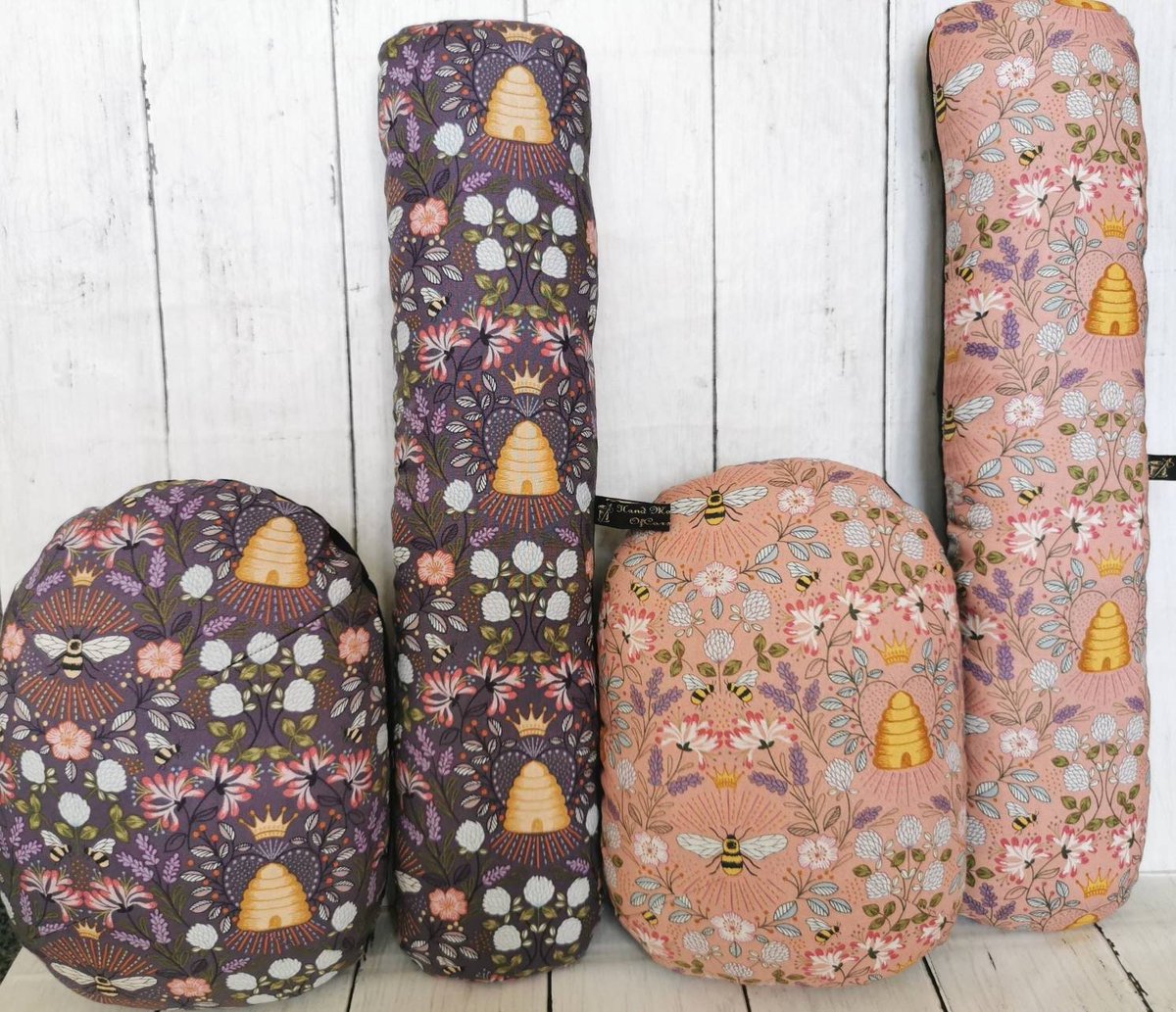 ofcorsetsforyou's tweet photo. How pretty are these Tailors Hams and Sleeve Hams. 
I'm loving the colours and who doesn't love a bee 🐝😍 

#etsy #tailoring #sewingaccessories #couture #sleeveham #sewingnotion #sewing #sewingroom https://t.co/dgT24sijuJ https://t.co/ECuDWpX9dX