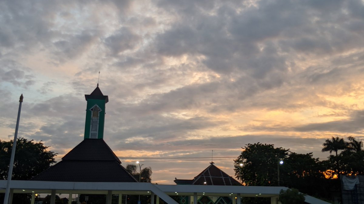 🗓️ Sabtu, 01 Januari 2022
🕕 18:14 WIB
🕌 Masjid Al-Jihad, Karawang Barat, Jawa Barat