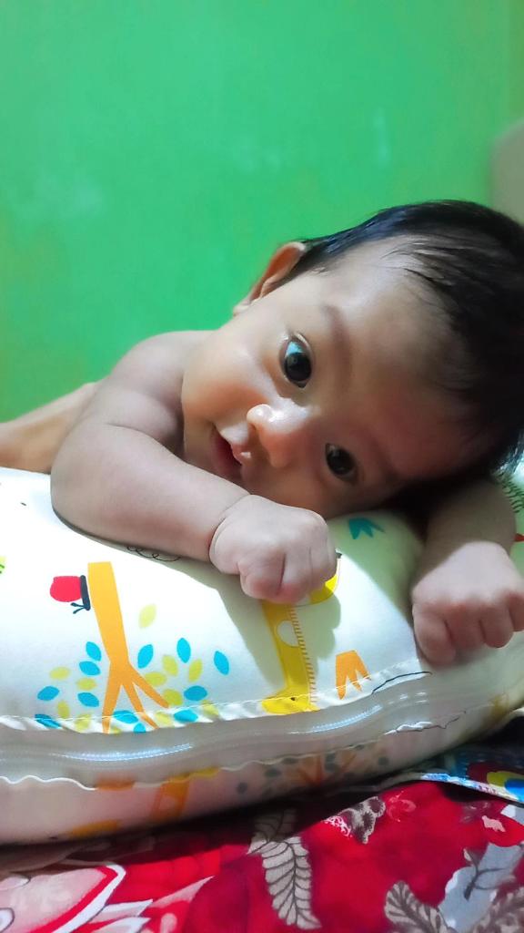 sehaumma's tweet photo. Tummy time 
1,5 month🧒
MasyaaAllah Tabarakallah https://t.co/tLOj5iFtwt
