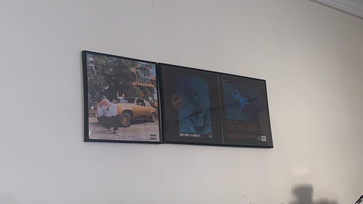 mrsailorm00n's tweet photo. Had a pretty shit day at work so I started framing the signed vinyls I got 🔥 https://t.co/A2rdOQ9F4o