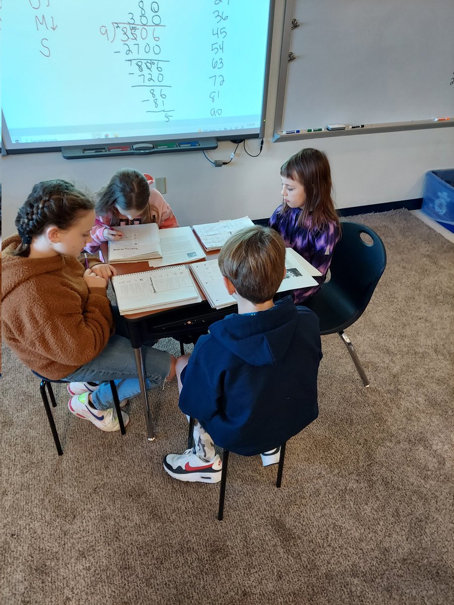 MsHasekampDRE's tweet photo. Dissecting the book Salt in His Shoes to find not only the theme, but to make sure we have text evidence to back it up. #showmetheproof #wsdlearns @discovery_ridge https://t.co/gLSm5SfeZU