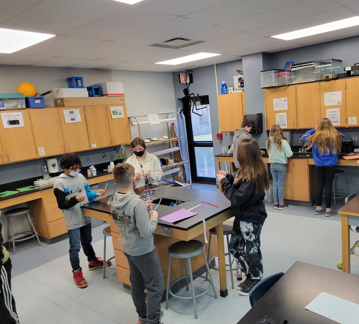 EhmsShaw's tweet photo. "Tell me and I forget. Teach me and I remember. Involve me and I will learn." #teachtheclass #ehroyalpride #redteam https://t.co/F8zcbOOaOt