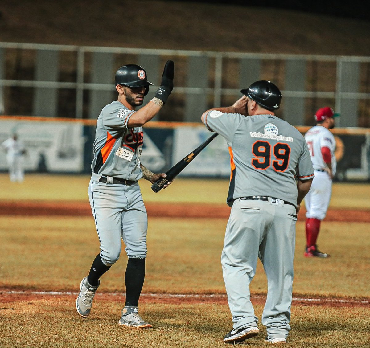 7 episodios completos <a href="/astronautasls/">Astronautas de Los Santos</a> vence 5-3 a los <a href="/federalesdechi/">Federales de Chiriquí</a> en el segundo juego de la gran final <a href="/ProbeisOficial/">Probeis Oficial</a> 🏆👨🏽‍🚀🚀🧡 #VamosAstronautas #Mision2022 #RoadToSerieDelCaribe #SomosSanteños