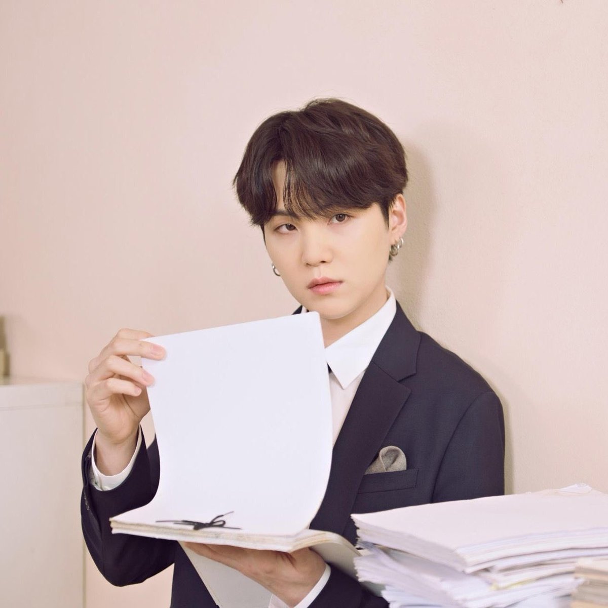 Оф бтс. Офис BTS. Run BTS офисные сотрудники. Marğilon BTS Office. BTS Office au.