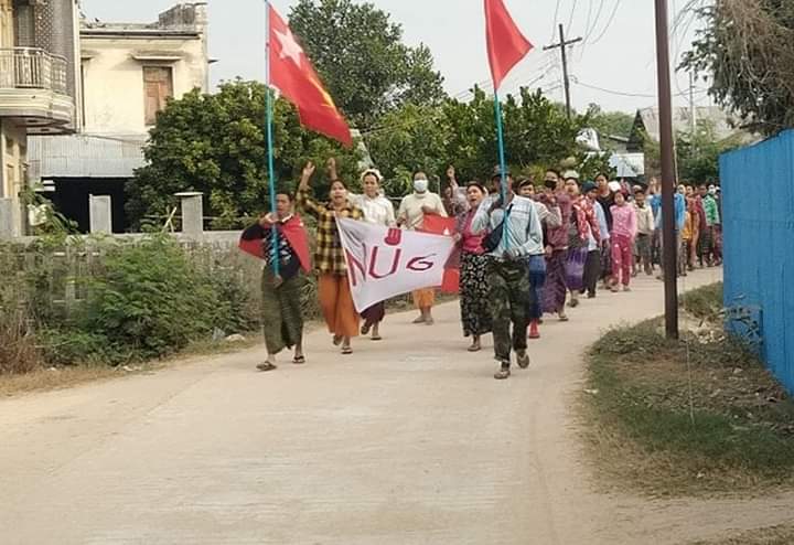 A daily protest of Shwe Bo Tsp, Sagaing marched in support of <a href="/NUGMyanmar/">National Unity Government Myanmar</a> and protested against the military terrorists this morning.

#WarCrimesOfJunta #2022Jan14Coup
#WhatsHappeningInMyanmar