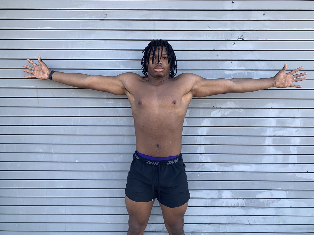 BHoward_11's tweet image. 2023 North Crowley HS (TX) LB S’Maje Burrell (@Smaje18). 

Burrell has exploded on the scene and still seems determined to prove doubters wrong. 

Burrell has a legit frame at 6-2, 222lbs w/ 10+ offers to match.