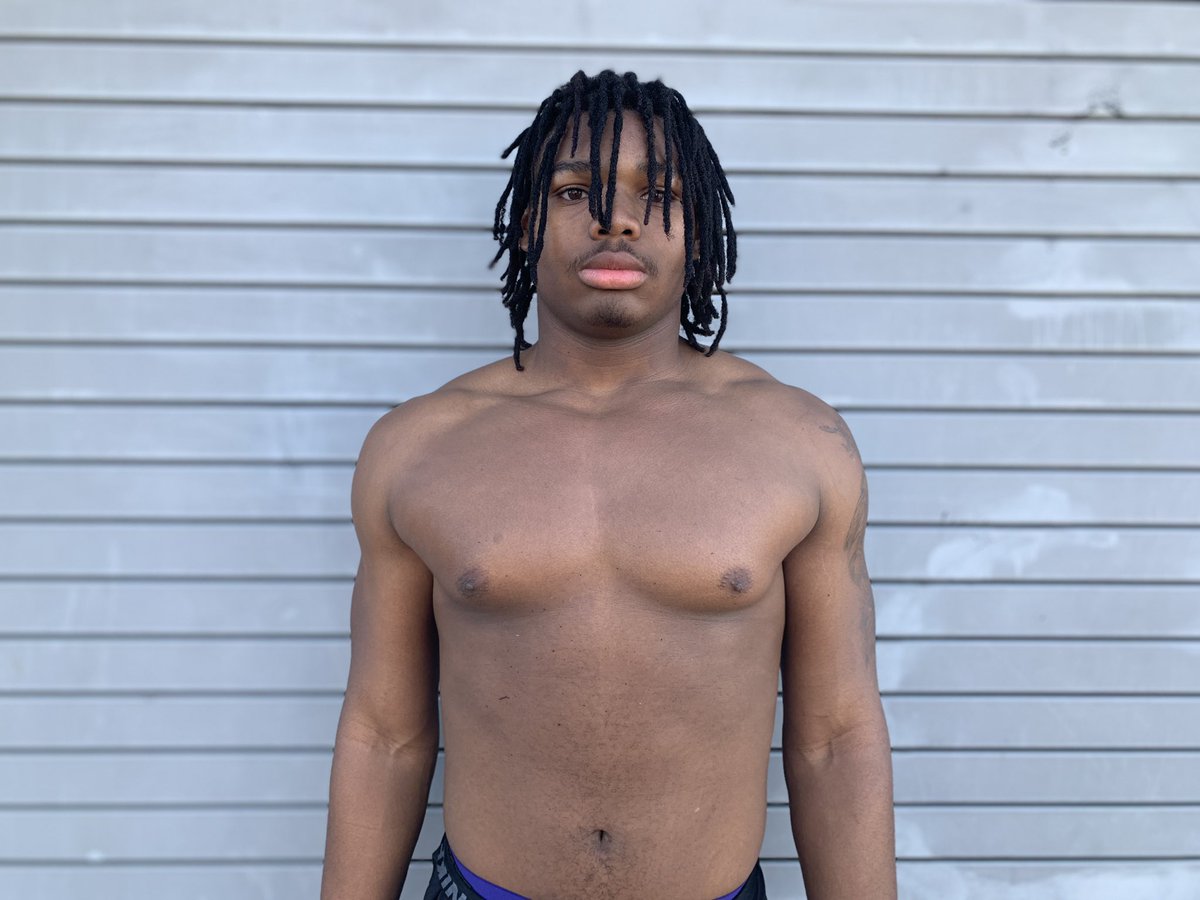 BHoward_11's tweet image. 2023 North Crowley HS (TX) LB S’Maje Burrell (@Smaje18). 

Burrell has exploded on the scene and still seems determined to prove doubters wrong. 

Burrell has a legit frame at 6-2, 222lbs w/ 10+ offers to match.