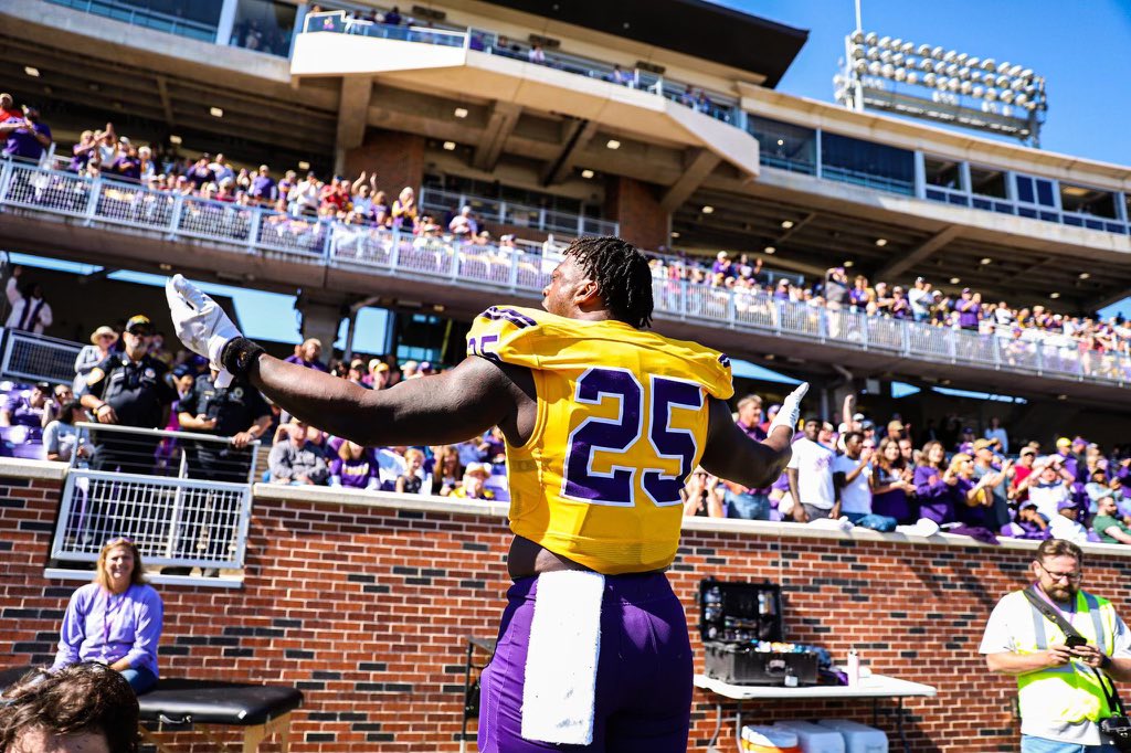 After a great talk with <a href="/CoachJohnsonFB/">Jack Johnson</a> I’m blessed to receive my 14th offer from <a href="/CruFootball/">UMHB Football🏈</a>. <a href="/FormuLA_Scout/">The FormuLA-Scouting LLC</a> <a href="/FbIberia/">Acadiana Area FB Recruiting</a> <a href="/RecruitLouisian/">Recruit Louisiana™️</a>