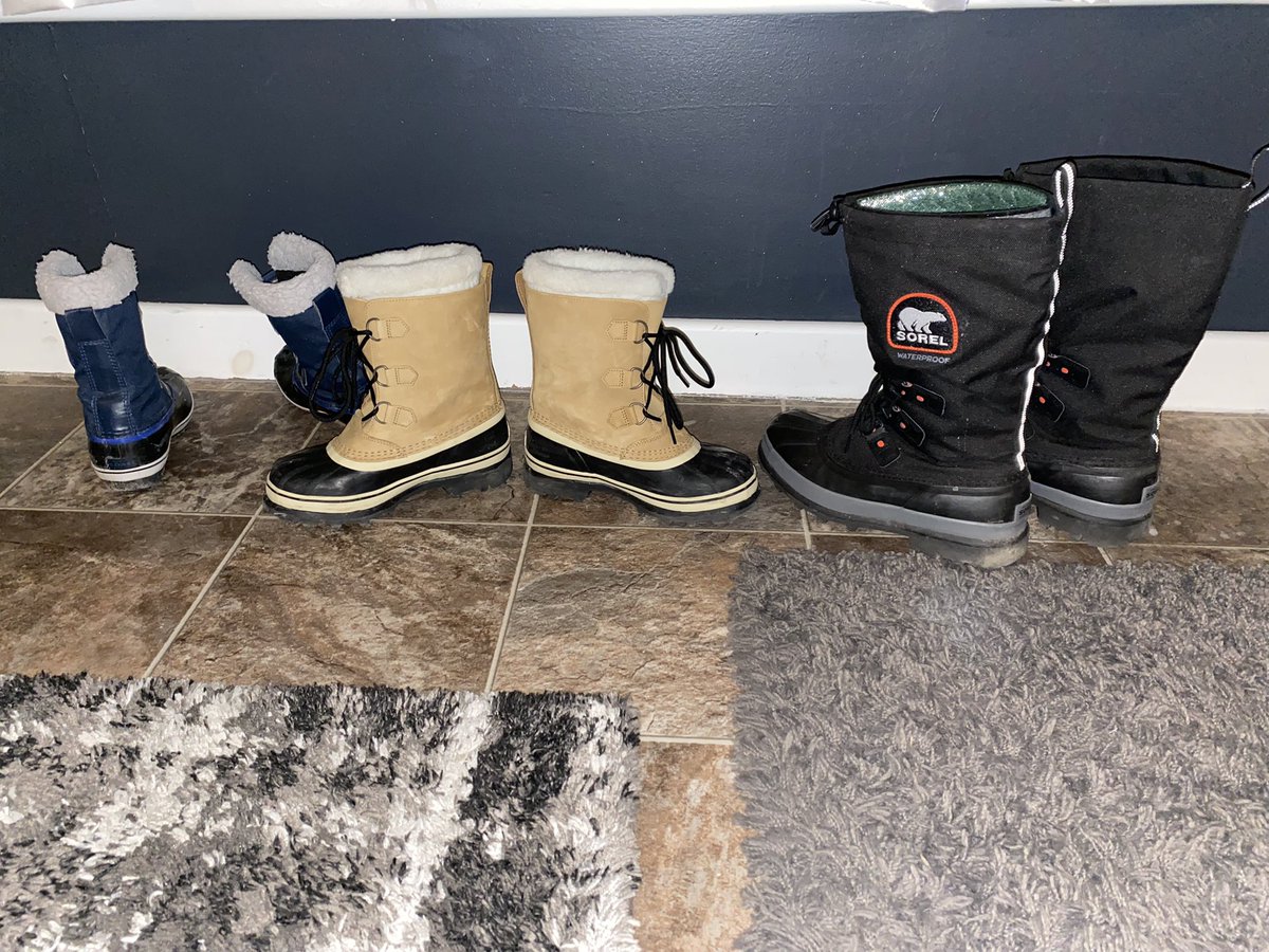 wtz11's tweet photo. @sorelfootwear father + son + son. All lined up. https://t.co/xSvGdV9A9b