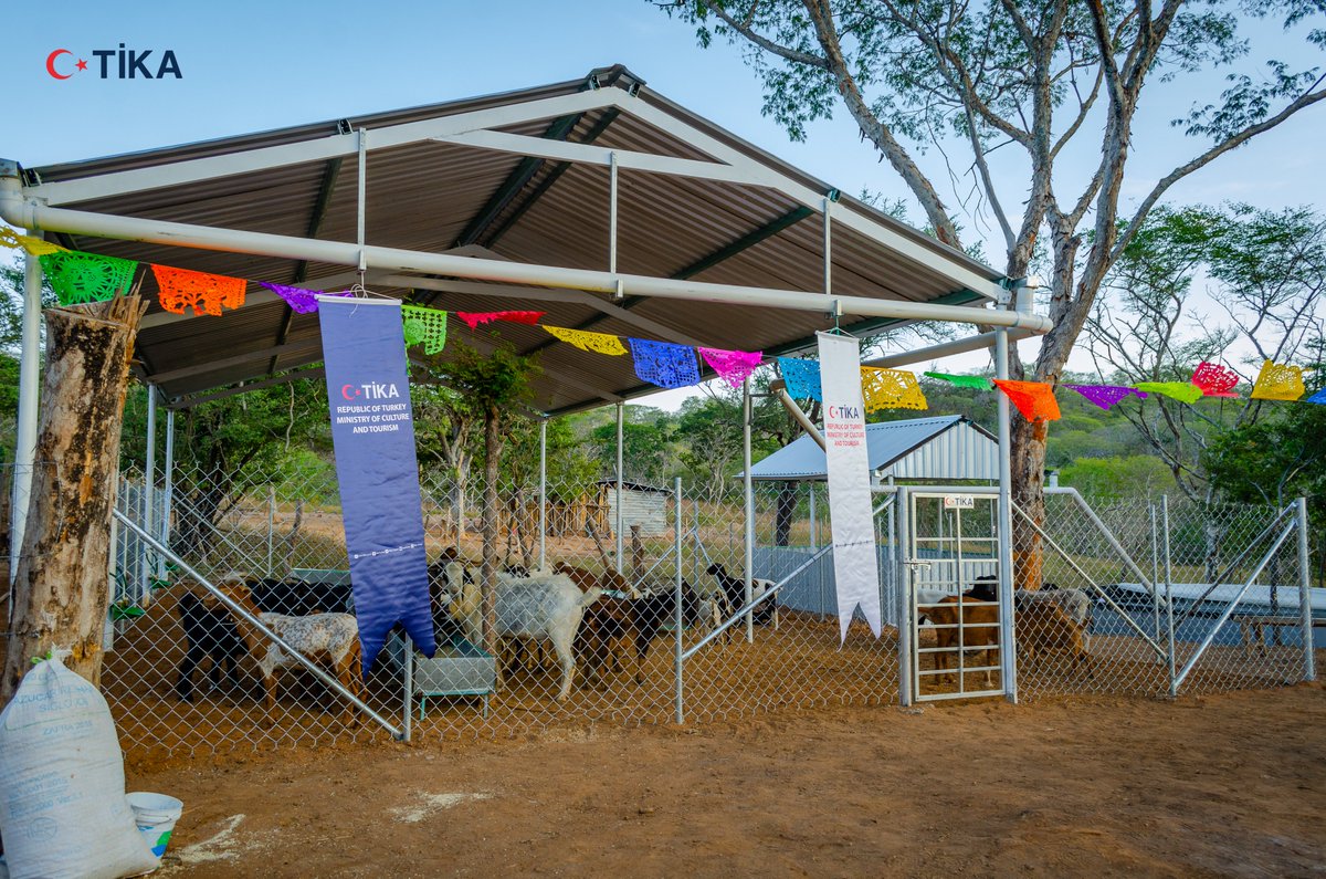 TIKA_Mexico's tweet photo. El Vicepresidente de @Tika_Turkey @naciyorulmaz inauguró el Proyecto de Desarrollo Integral Rural de la comunidad Chontal en Oaxaca, #Mexico con @INPImx y el Proyecto de Equipamiento para 5 Radiodifusoras Culturales Indigenas. https://t.co/kA3xwhDDce