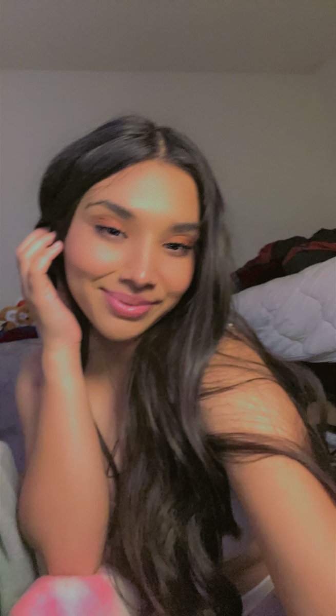alezaee21's tweet photo. Glo w/ me or watch me glo✨🦋🧿 https://t.co/8KjFZhxCCd