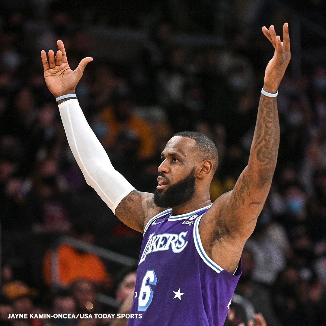 AJSantos1991's tweet photo. Let's make his 5th straight NBA All-star captain! Team LeBron!👑
#LeBronJames #NBAAllStar https://t.co/7ss9Rp6Y5r