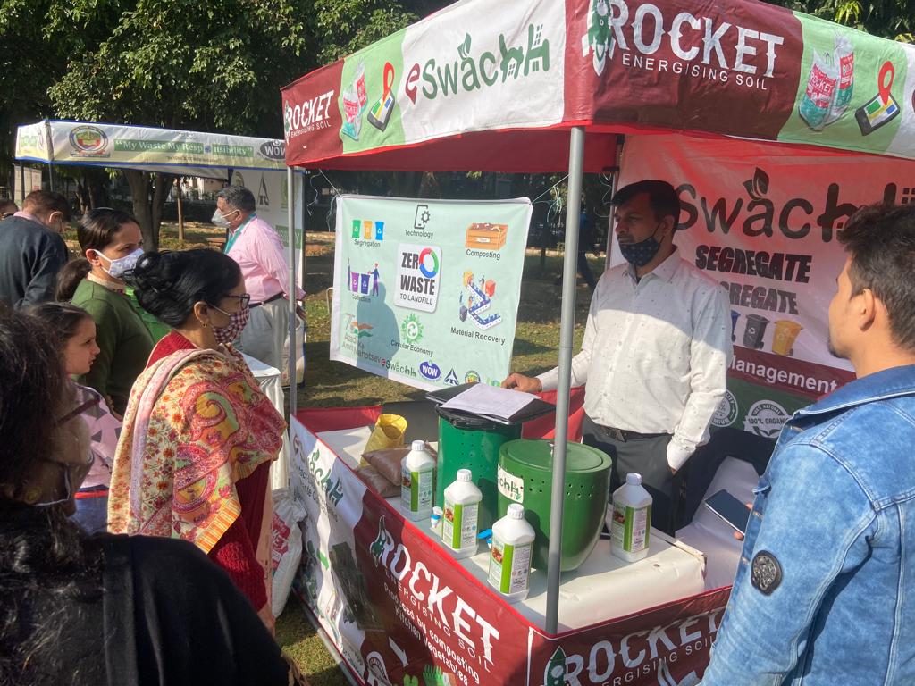 eswachh's tweet photo. Eswachh Promotes Rocket Organic manure with Delhiites at Vasant KunjKiosk Setup by Eswachh to promote Rocket Organic Manure

Eswachh Integrated Solution have put up Kiosk on Amrit Mahotsav, an event hosted by South Delhi Municipal Corporation (SDMC).

https://t.co/yrUSI1QfxS https://t.co/4ETYQQtRQs