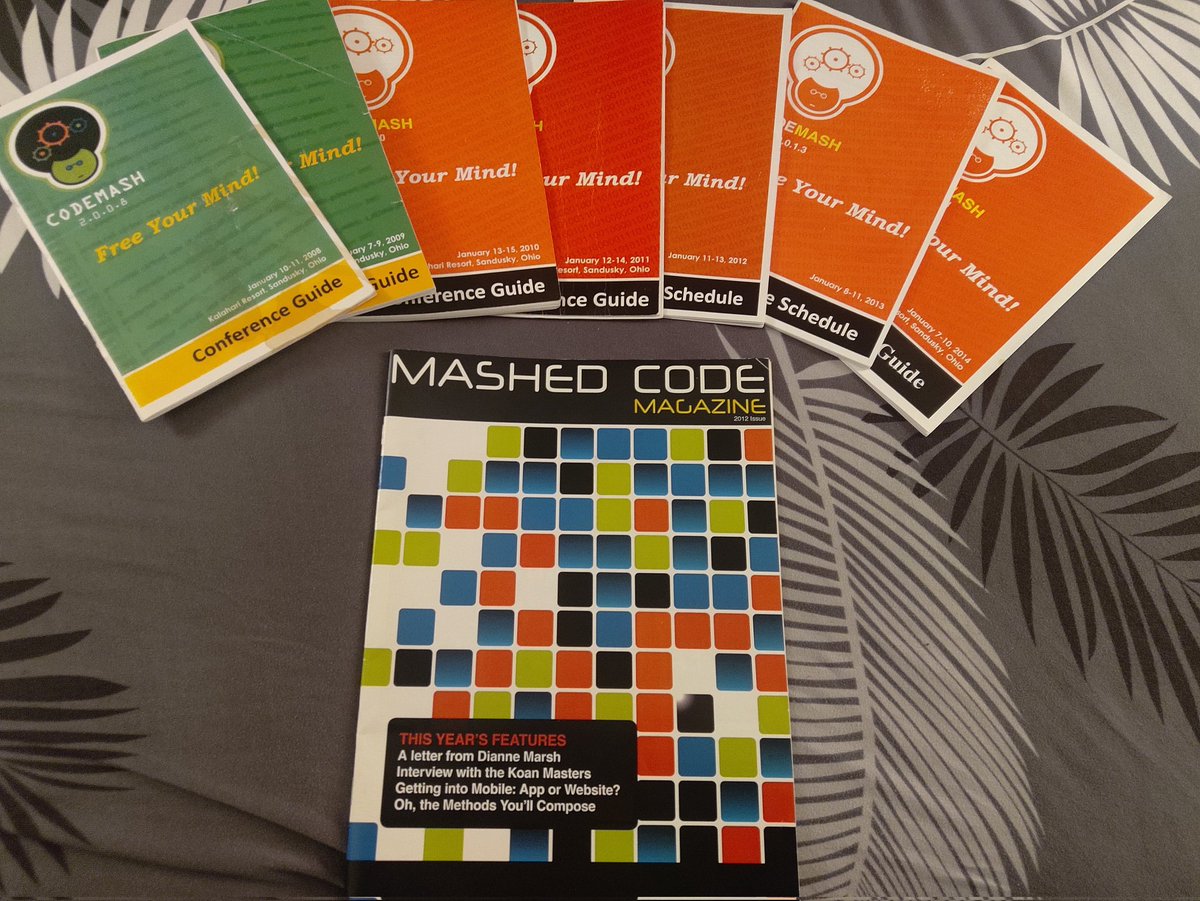 gayleforce's tweet photo. Miss u #CodeMash! So much goin on this yr. But I've been cleaning out stuff &amp; came across these! I put em in the recycle bin as I haven't looked at em in years &amp; trying to not be such a hoarder. Yet I thought maybe there was a teeny tiny chance someone might want 1 of these. HMU https://t.co/R6aH9PT0HK