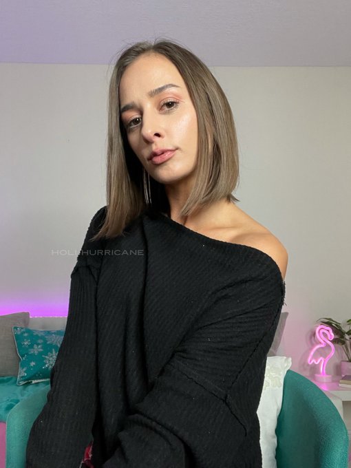 Smile or serious? 🤔😋 https://t.co/N8M9f3GdKM