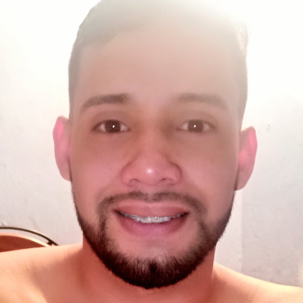 menor2303's tweet photo. #NuevaFotoDePerfil https://t.co/ClFuq4JEpu
