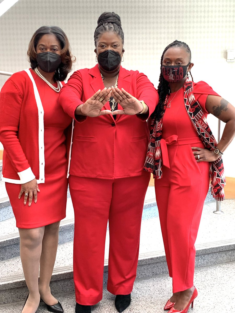 hudson1795's tweet image. Here’s to an Amazing @dstinc1913 Founders Day with my APS Central Office Sorors #DST109 #dst109foundersday 🔺❣️‼️