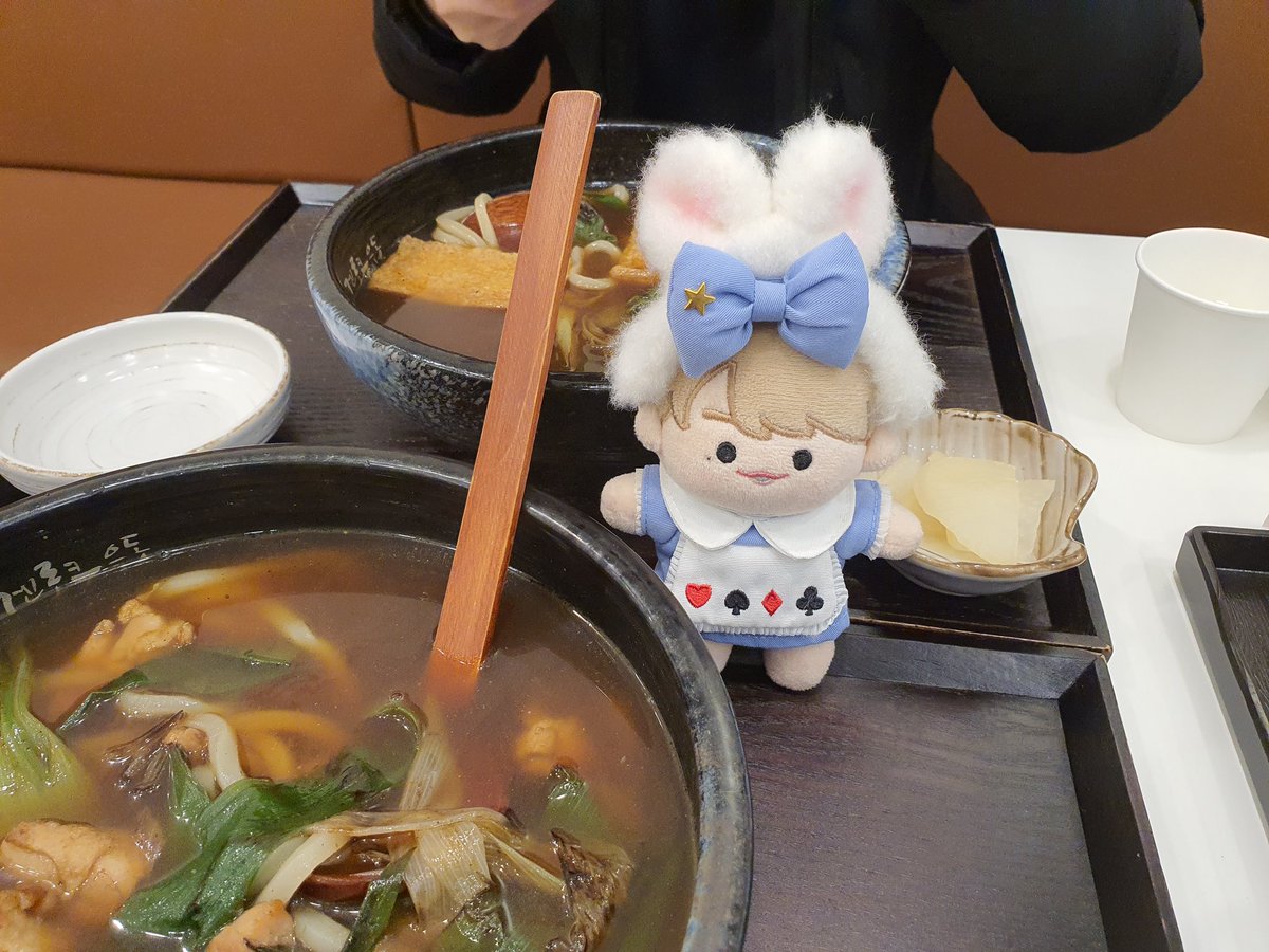 가마솥앞에서 마법약만드는 꼬마마녀 느낌?
#베베츄