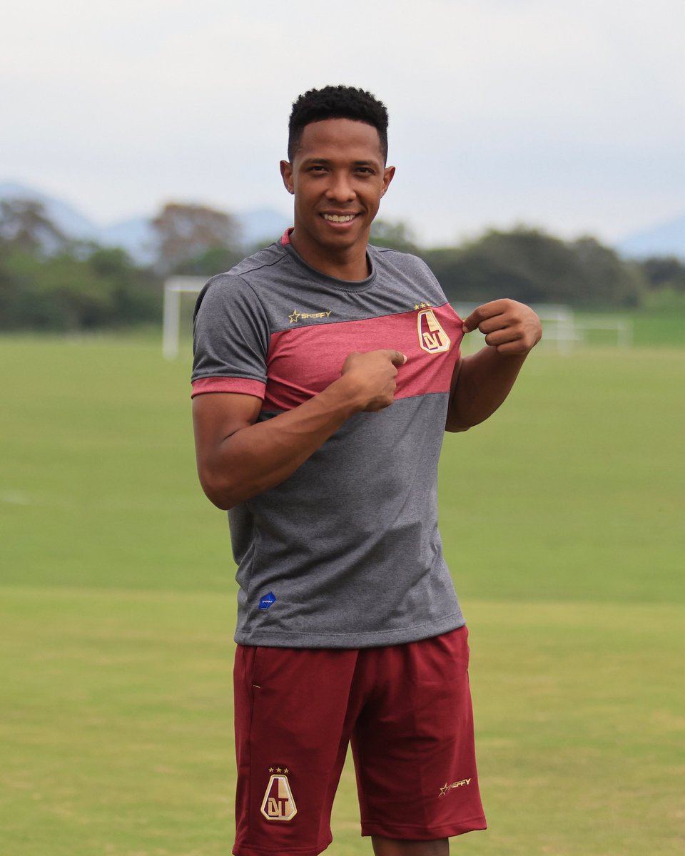 cdtolima's tweet photo. Despues de siete años regresa al VINOTINTO y ORO Andrés Felipe Ibargüen, con la ilusión de conseguir grandes objetivos. 

Bienvenido a casa, Andrés  🤎💛 #VamosTodosJuntos  

Escucha sus declaraciones aquí ➡️ https://t.co/lp361yj18P https://t.co/woVCVDZ1lx
