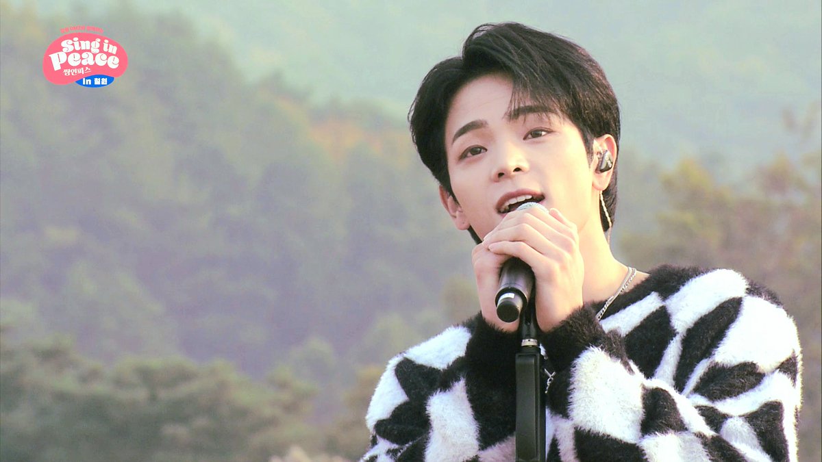 happygangwon's tweet photo. 드디어 공개되는 Sing in Peace 콘서트 첫번째 영상의 주인공은... >>>김우진<<<
https://t.co/7fyszdnuPO
멋지고 귀엽고 예쁘고 혼자 다한다...
이어폰에 CUBS 뭐야ㅠ... 쏘스윗...

@woooojinn https://t.co/7fa5I5Ywvm