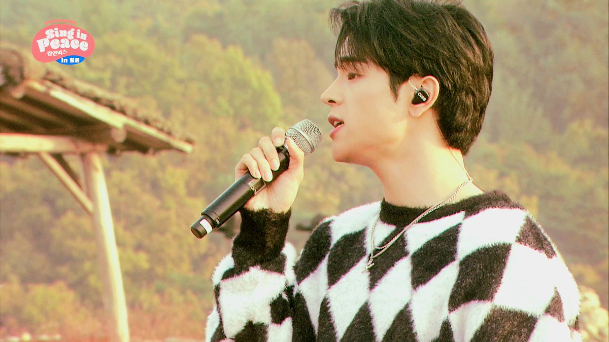 happygangwon's tweet photo. 드디어 공개되는 Sing in Peace 콘서트 첫번째 영상의 주인공은... >>>김우진<<<
https://t.co/7fyszdnuPO
멋지고 귀엽고 예쁘고 혼자 다한다...
이어폰에 CUBS 뭐야ㅠ... 쏘스윗...

@woooojinn https://t.co/7fa5I5Ywvm