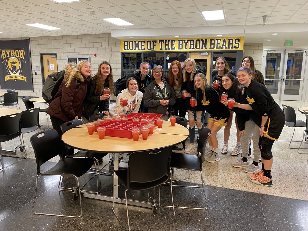 ByronGirlsHoops's tweet photo. #healthystart got us going early on GAMEDAY! #bearsroll in JV/V action over ZM tonight! https://t.co/rZqbhLF03r