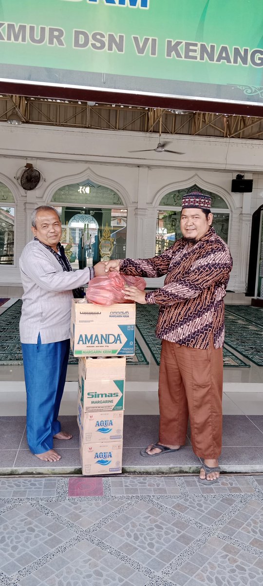 syarifuddinman6's tweet photo. Berbagi Jum'at Barokah.. https://t.co/cIVIVmRcD3