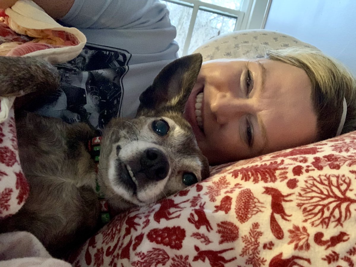 SusieQT16's tweet photo. Snuggling with Mom in the #BigNest https://t.co/HBGu8MDkeY