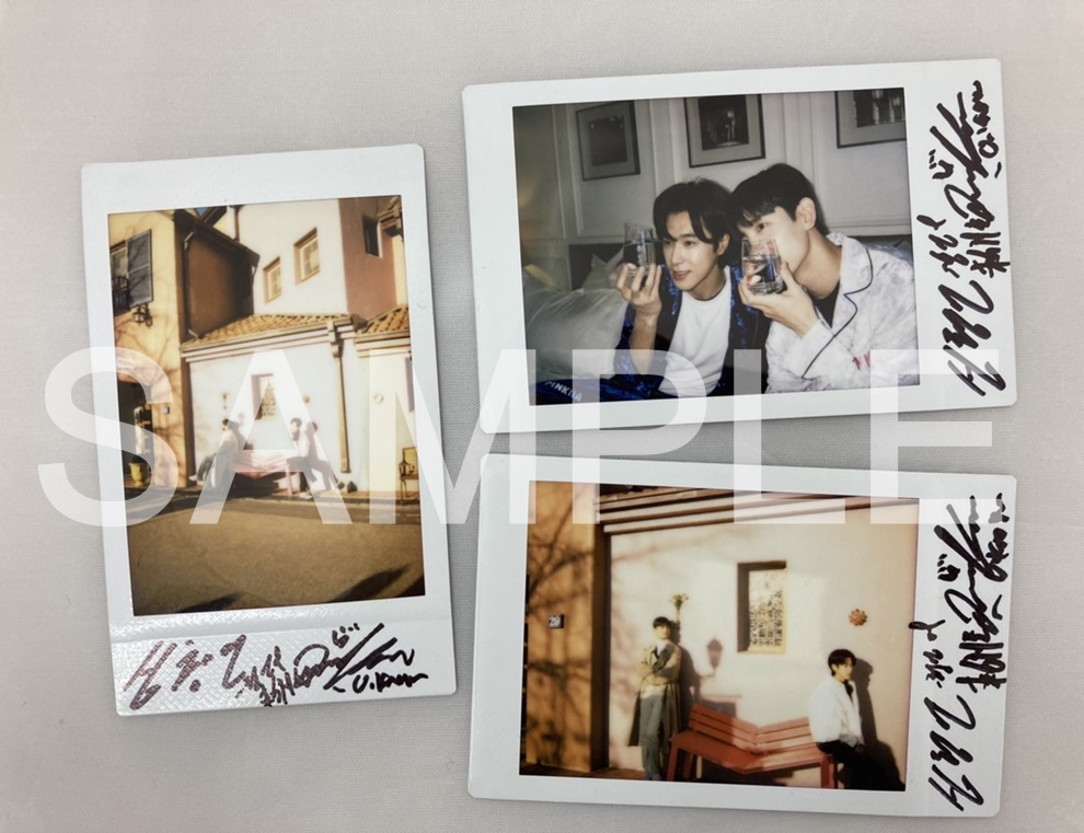 Kkorepo's tweet photo. 【情報】#東方神起 の童話作りプロジェクト「#CHECK_THIS_OUT」の公式アイテム　本日1月14日(金)10:00より＠Loppi・HMV&amp;BOOKS online・HMV店舗にて予約受付開始！#チャンミン　#ミンホ https://t.co/QK4CpiQOc0 https://t.co/w95v3XhBSf