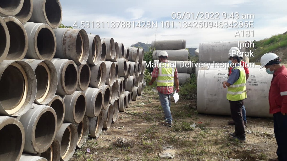 Ipoh_Package3's tweet photo. Activity on site: (5/1/2022)
Material Delivery Inspection - The main purpose of this inspection is to check whether the RCJP pipe is delivered according to the size ordered before proceed to installation. 
#ipohsewerageprojectpackage3 
#yourfutureisourcommitment https://t.co/WasQlw8TDv