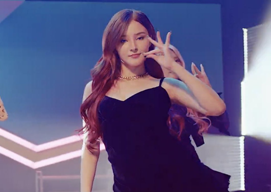 argmerry's tweet photo. She can't be real

#NANCY
#YUMMYUMMYLOVE https://t.co/efjIdH369f
