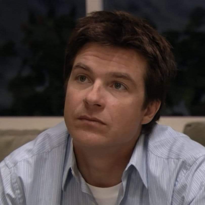 Happy birthday to Jason Bateman ...the one son who had no choice but to keep them all together. 

Fellow lefty too 