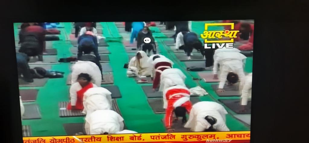 वैदिक संस्कृति में सबसे बड़ी महिमा है प्रार्थना, श्रद्धा की और इसी को भक्ति तत्व और निष्ठा तत्व भी कहते हैं।
#पतंजलि #75करोड़सूर्यनमस्कार
#महिलापतंजलिमुंबई