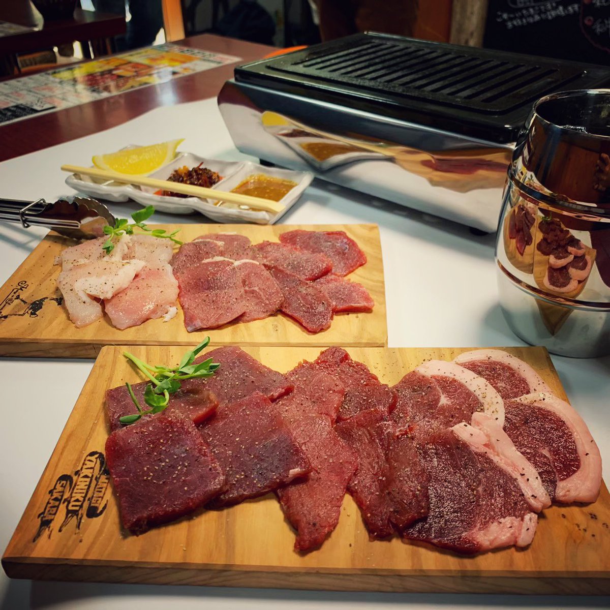 matagi_gibier's tweet photo. 【Twitter開設🎉】
タンとハラミと時々ジビエ「叉鬼（またぎ）の焼肉酒場」🥩狩猟免許を持つオーナー自ら仕留めた新鮮で旬なジビエやこだわりのタン・ハラミなどをご提供しています。☎️TEL:070-3968-0140 ⏰営業時間18:00〜LAST【定休日:日曜】運営▶️ @reckless_drift 

#松江 #居酒屋 #叉鬼の焼肉酒場 https://t.co/V08NISEZ7R