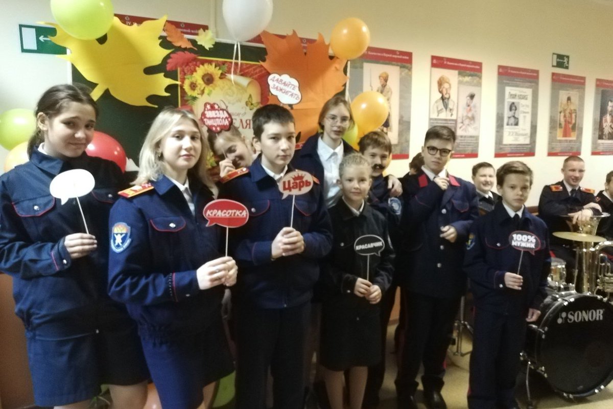 #кадетство_ВВКО

В Самаре подведены итоги первого этапа городского сетевого социально-значимого проекта «Команда добрых дел», который проходил с 1 сентября по 25 декабря 2021 года.

По итогам первого этапа волонтёрский отряд «Добрые дети Самары»… t2p.pw/arVzlRl420