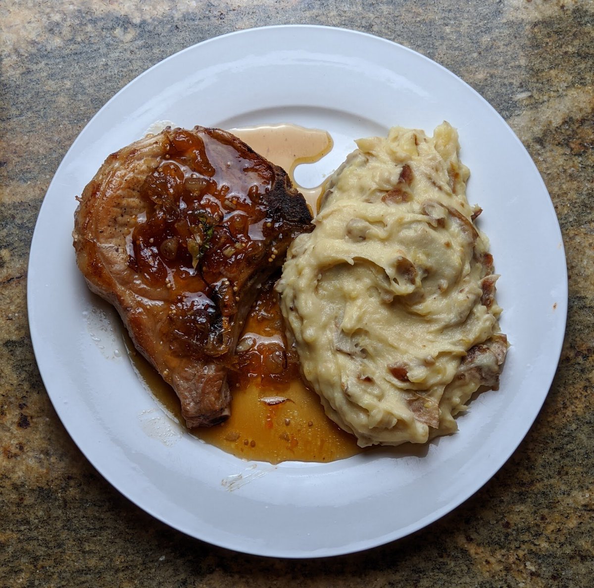 CritNoms's tweet photo. I try to post new recipes every other Thursday here. On my off Thursdays I am going to start throwing back to older posts. This week please enjoy Laina's Potatoes and Pork from C1! #ThrowbackThursday #CriticalRole #VoxMachina #Criticalrolefanart #KitchenofGreyskullKeep #pork https://t.co/8N3RocA6FV