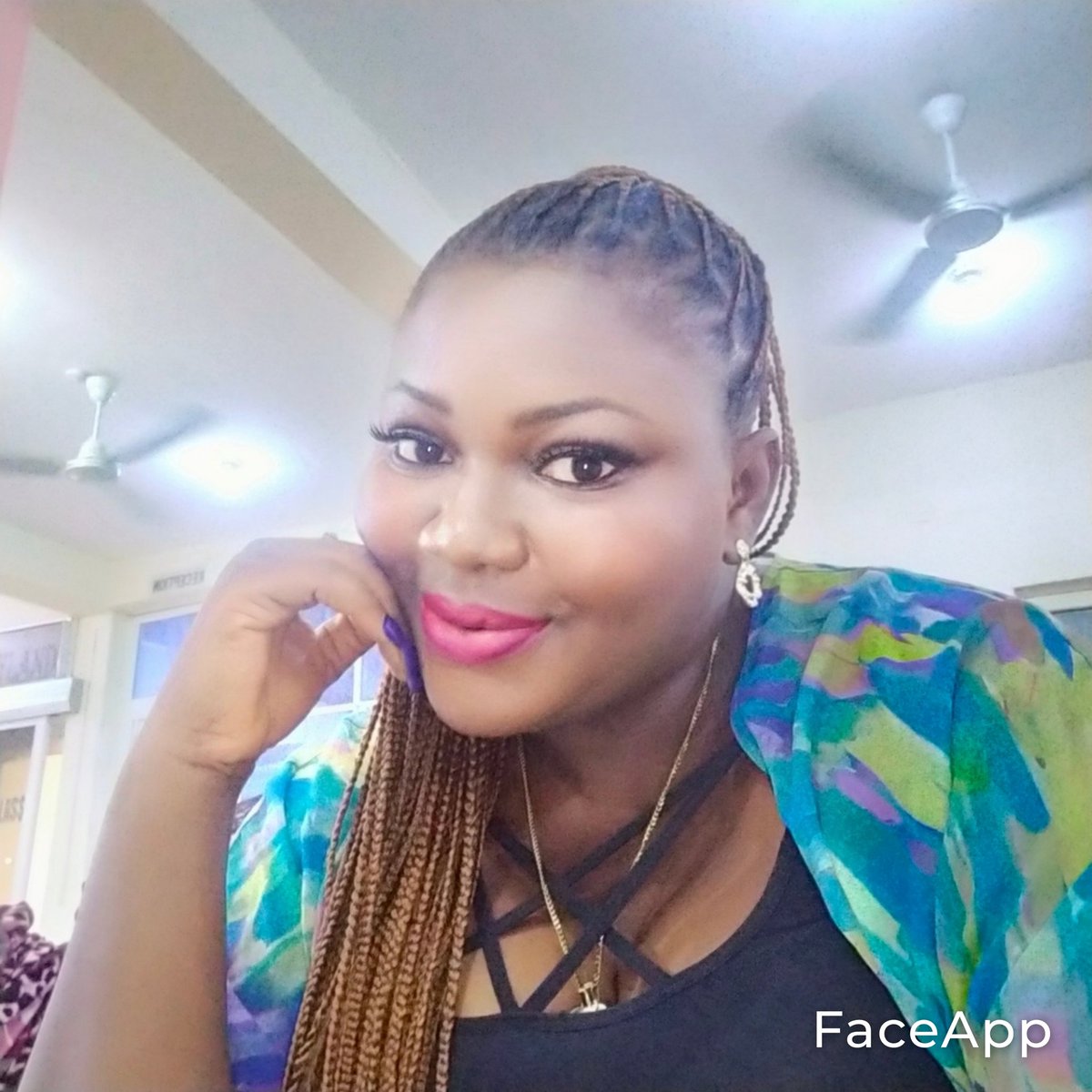 cakeloungeBY's tweet photo. #NewProfilePic https://t.co/knE0MIjUi0